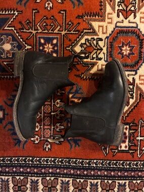 Blundstone Heritage Black Chelsea Combat Boots for Women